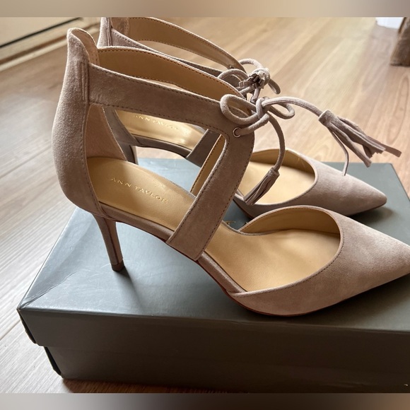 Ann Taylor Women’s Shoes  Carson Suede Leather Tassel Paver Grey Sz 7.5 - Picture 3 of 5